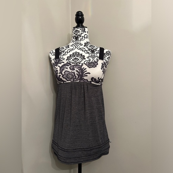 Lululemon back on track tank - Picture 1 of 6